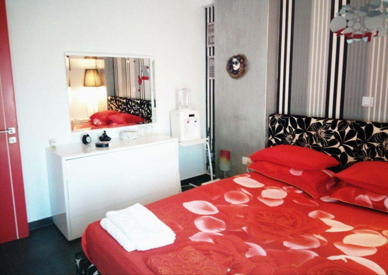 Апартаменты Greek Hospitality 2 Афины Экстерьер фото